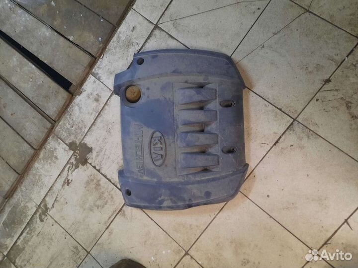 Kia Spectra крышка двигателя