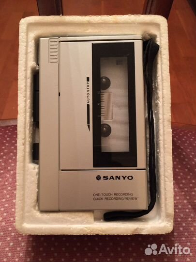 Диктофон Sanyo M1010 Винтаж