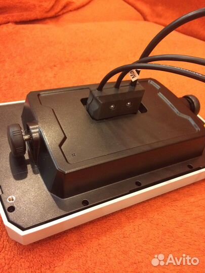 Фиксатор, крепление проводов Garmin Striker 7 и 9