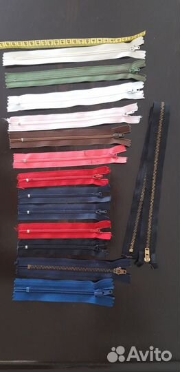 Нитки швейные белые и цветные