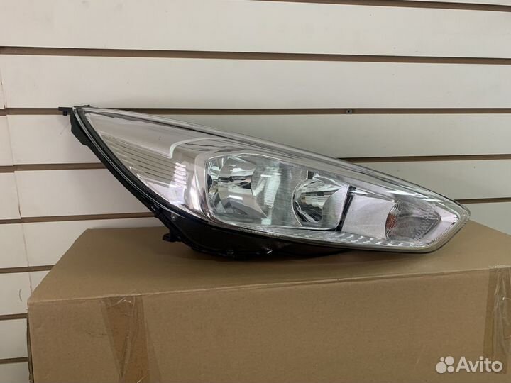 Фара правая Ford Focus 3 2015-2019
