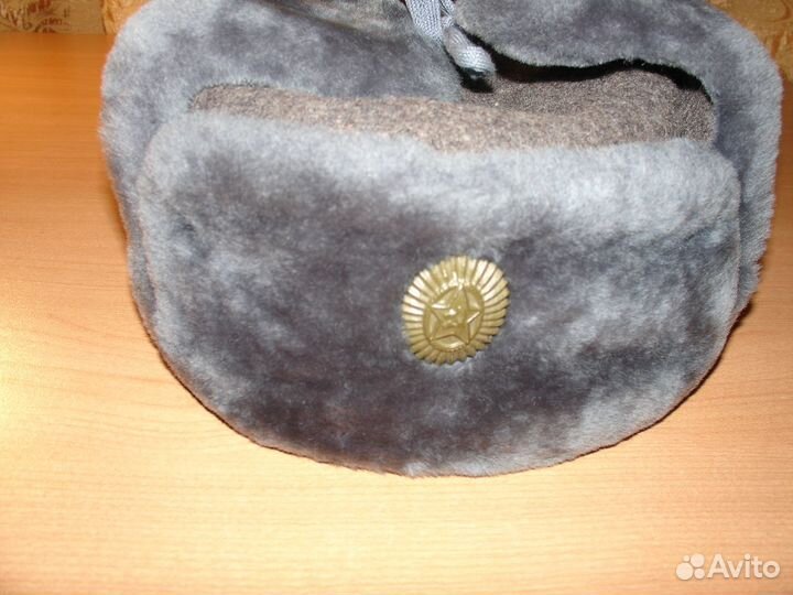 Новая офицерская шапка Министерства обороны СССР