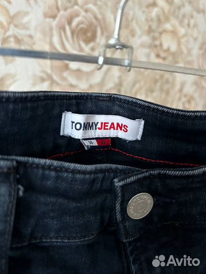 Джинсы Tommy Jeans