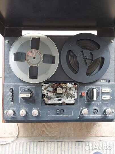 Катушечный магнитофон