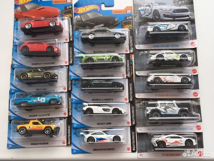 Модель автомобиля коллекционная hot wheels