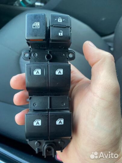 Блок управления стеклоподъемниками Toyota Camry