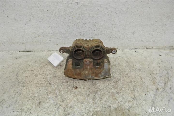 Суппорт передний правый Nissan X-Trail (T30) 2001