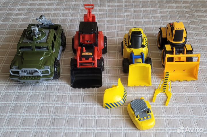 Игрушки. Машинки, экскаватор, бульдозер