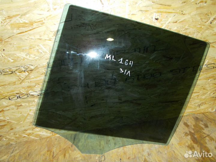 Мерседес мл 164 стекло заднее левое