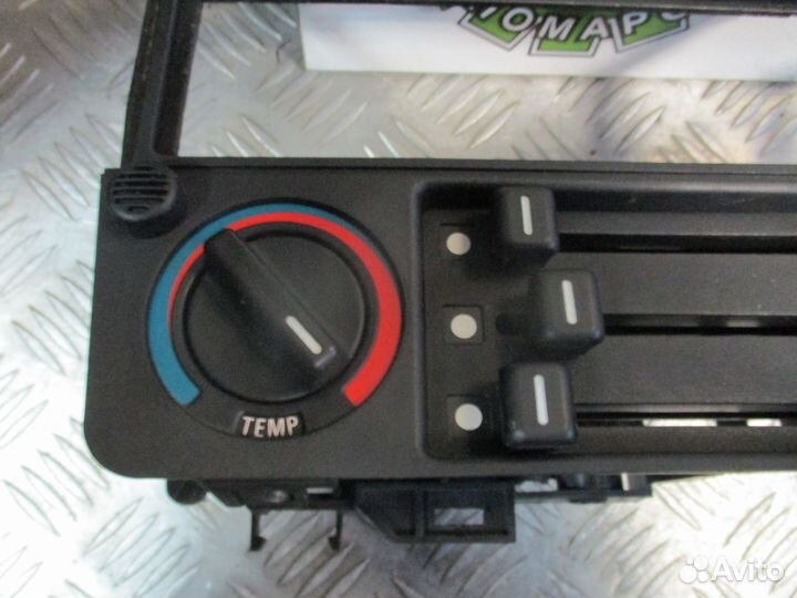 Блок управления отопителем BMW 3 E30 1986г