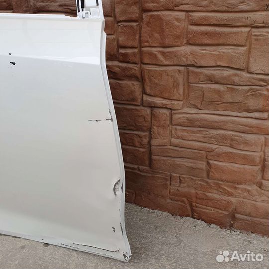 Дверь задняя на camry 50