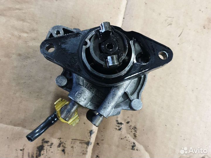 Вакуумный насос 55193232 opel astra 1.3 cdti