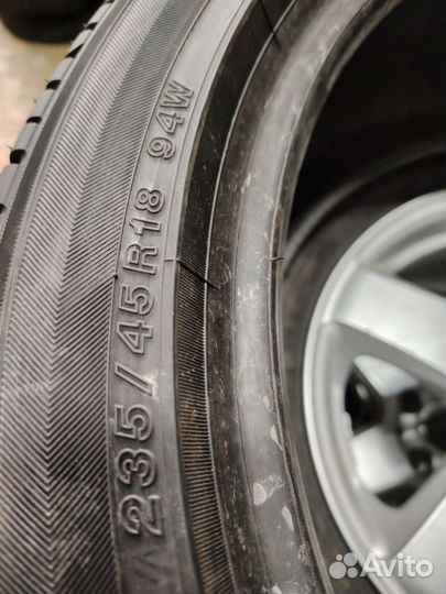 Yokohama dB Decibel E70 235/45 R18