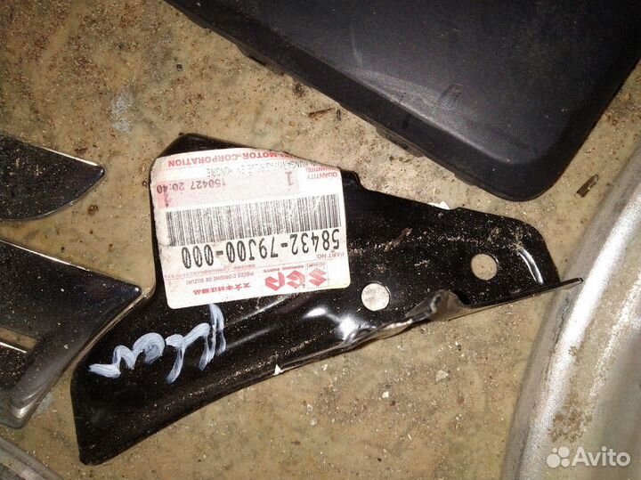 Кронштейн крепления крыла для Suzuki SX4 (LH)