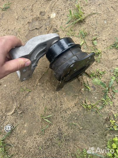 Подушка двигателя гидравлическая Volkswagen polo