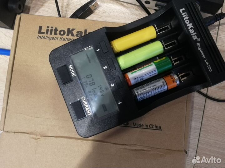 Универсальное з\у для акб аа,ааа,12860.1,2 3,7 9v