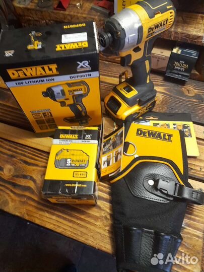 Аккумуляторная шуруповерт dewalt