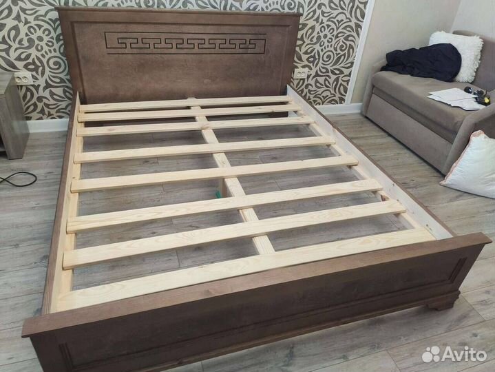 Двухспальные Кровати из массива дерева