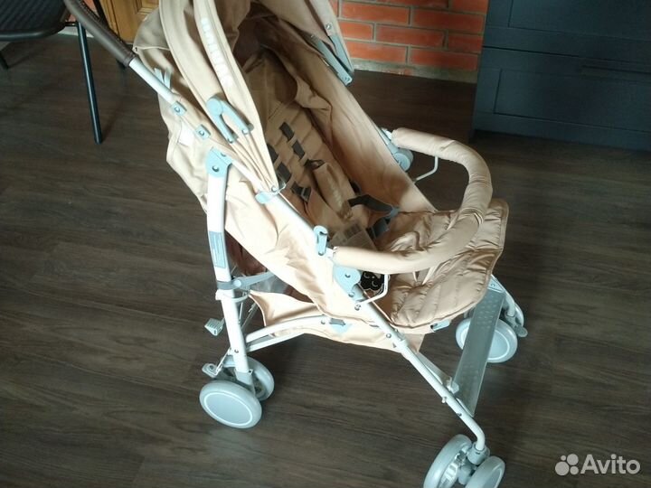 Детская прогулочная коляска