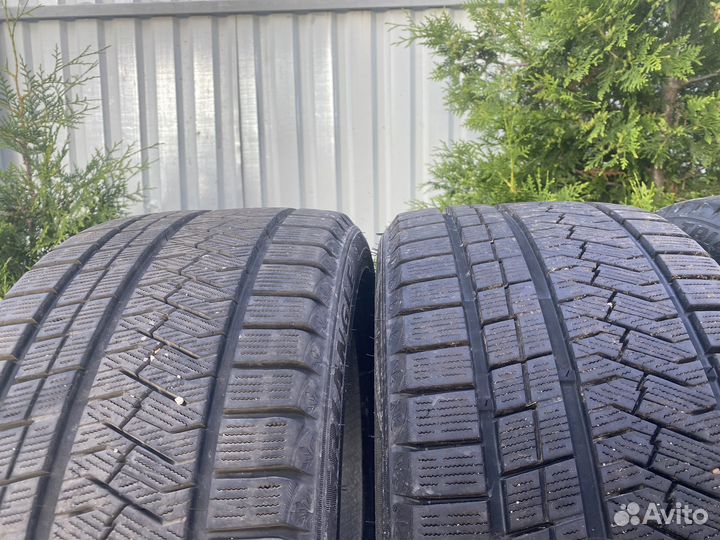 Triangle Snowlink TWT02 245/40 R18