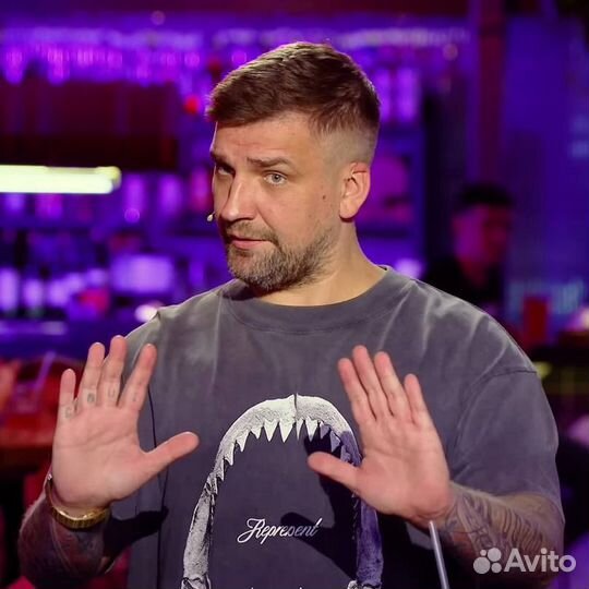 Футболка represent shark