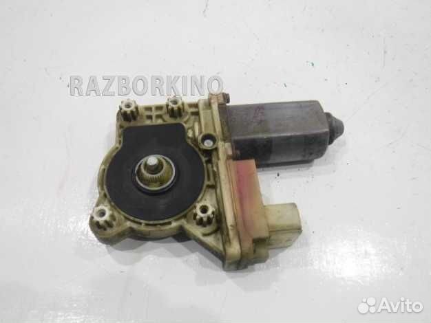 Моторчик переднего левого стеклоподъемника