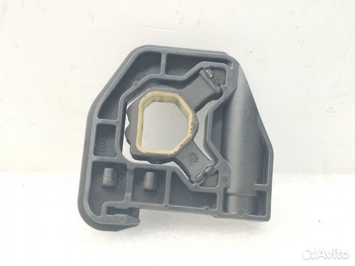 Кронштейн радиатора передний правый Bmw 3-Series