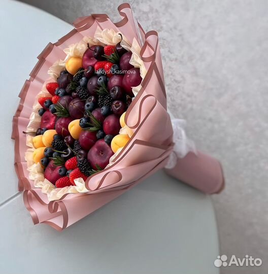 Съедобные букеты из фруктов и ягод