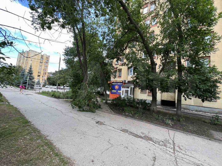 Торговая площадь 57 м² на 1-ой линии с 2-мя входам