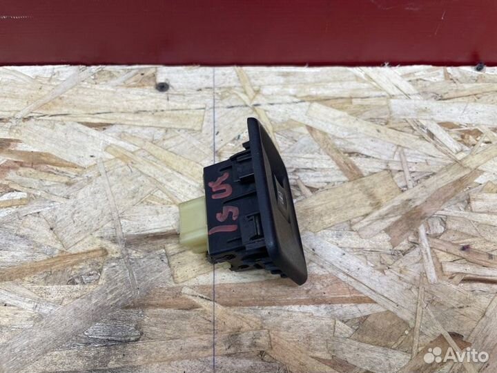 Кнопка стеклоподъемника задняя правая Renault