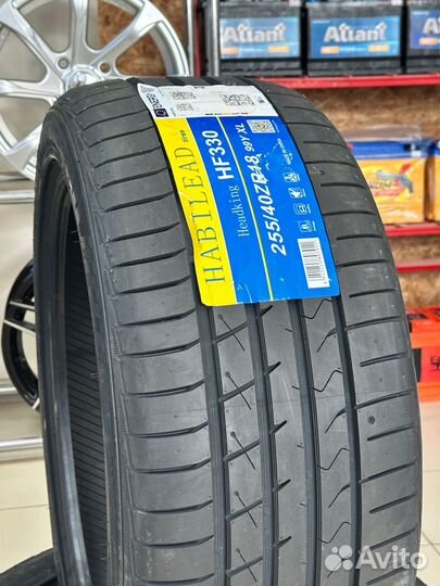 Habilead HF330 255/40 R18 99Y