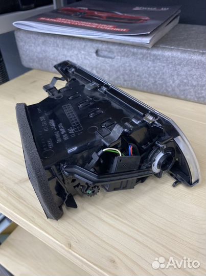 Дефлектор обдува передний правый Audi