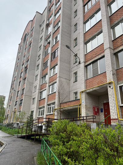 3-к. квартира, 90 м², 1/10 эт.