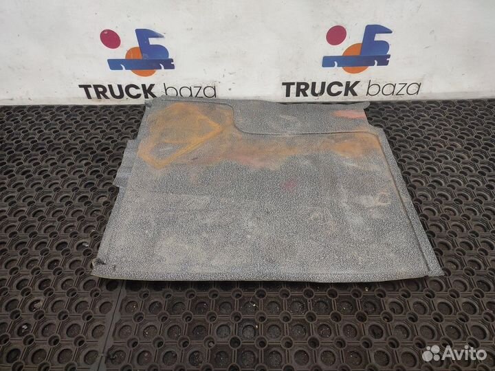 712W628600007 Коврик инструментального ящика левог