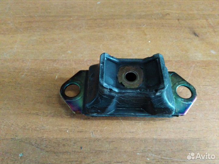 Опора двигателя (подушка) левая Renault Logan 2004