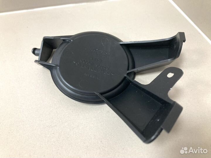 Решетка в бампер правая nissan qashqai J10 (2006)