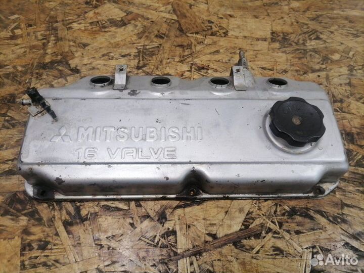 Крышка головки блока Mitsubishi Carisma DA 4G93