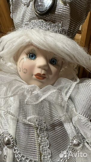 Кукла фарфоровая коллекционная