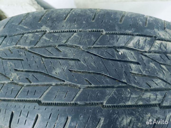 Continental CrossContact LX 215/60 R17 96H