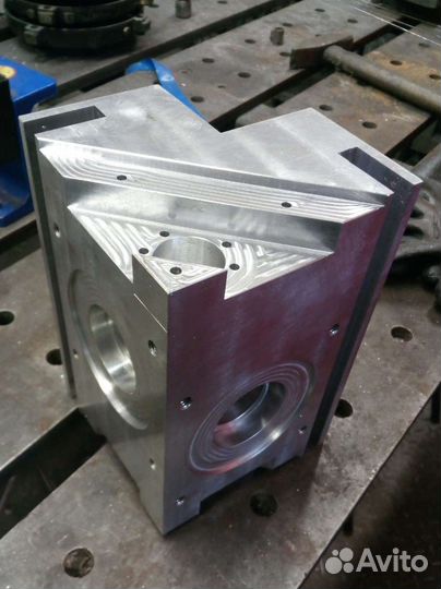 Шкивы, шестерни, ролики, оси, пальцы и др