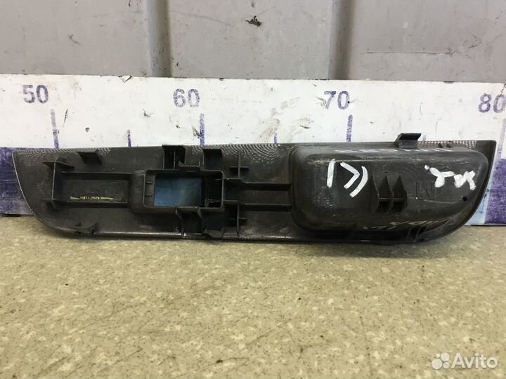 Накладка (кузов внутри) Nissan Tiida (C11) 2007-20