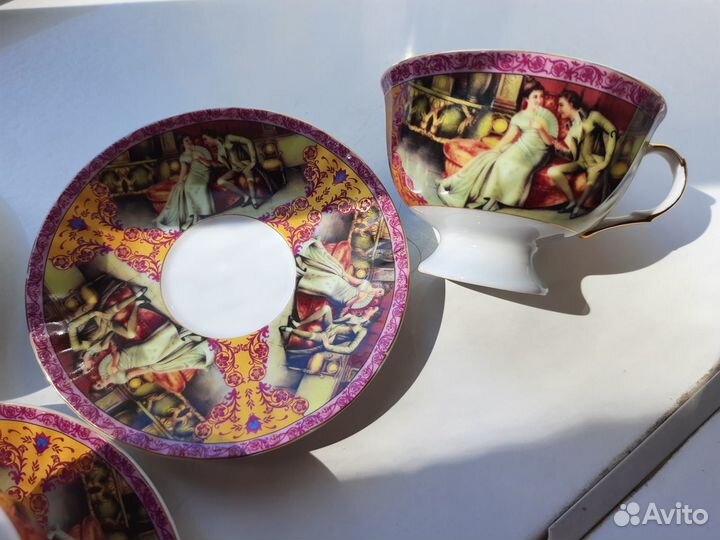 Чайные чашки с блюдцами