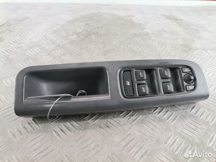 Блок управления стеклоподъемниками Volvo V50 рест
