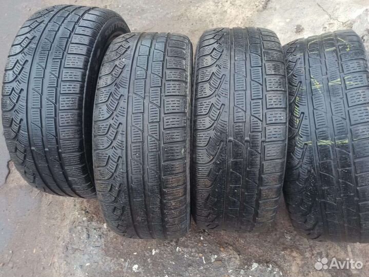 Pirelli Winter Sottozero 210 Serie II 215/50 R17