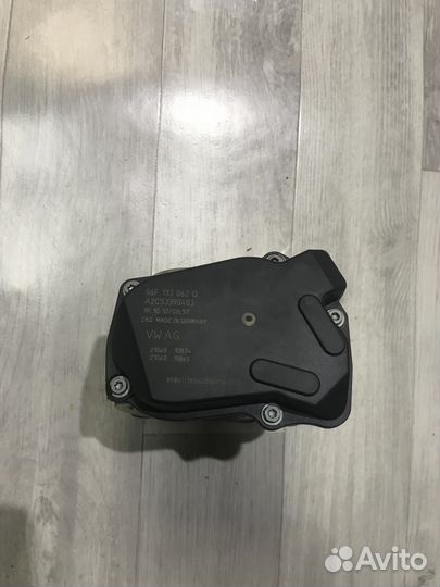 Дроссельная заслонка Ауди Пассат Шкода. 06F133062Q