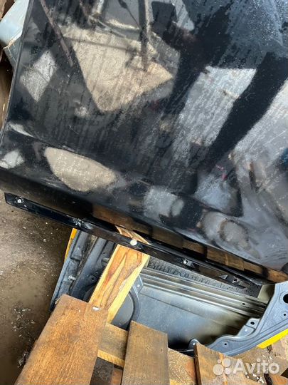 Дверь боковая задняя левая Mazda Cx-7 внедорожник