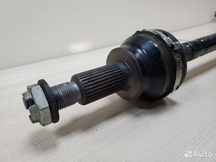 Привод задний левый Land Rover Velar 2019