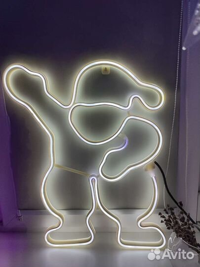 Светильник настенный с эффектом неона