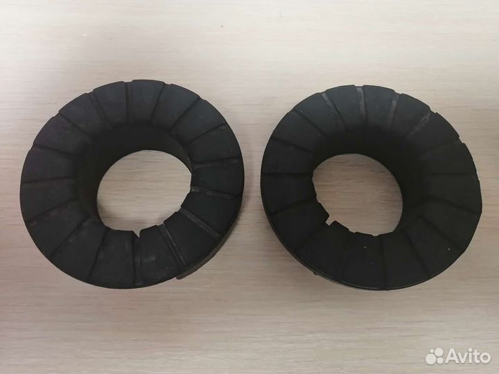 Демпфер задней пружины 553412L000