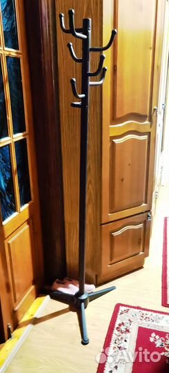 Вешалка напольная для верхней одежды